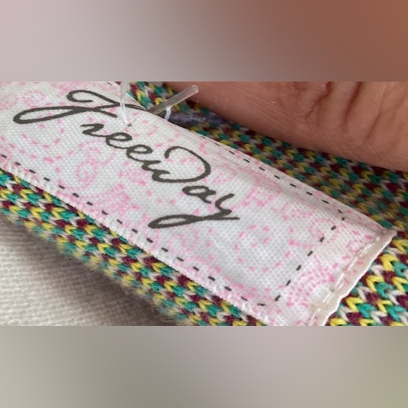 Womens Oversized patterns poncho sweater with bat sleeves - Picture 7 of 7